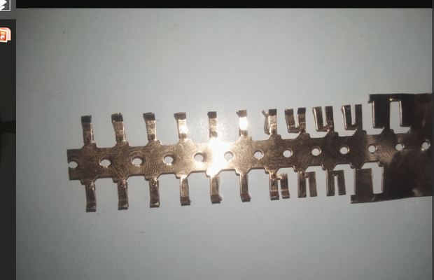 Progressive strip — contact terminals