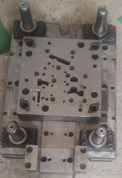 Progressive tool — die block