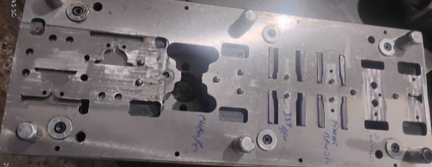 Die plate — station detail